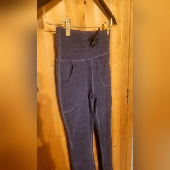 Lululemon h6 yoga pants size 2 - Picture 3 of 6